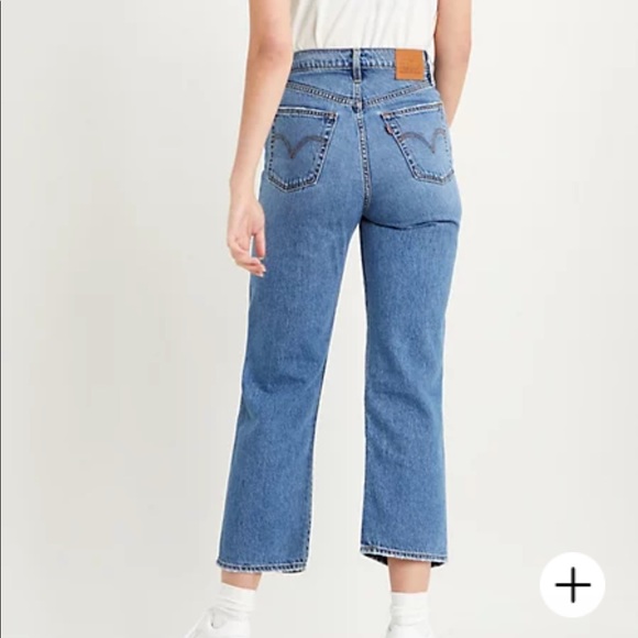 Levi’s Ribcage Straight Ankle Jeans - Picture 2 of 5